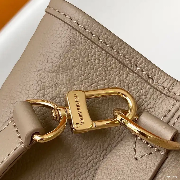 Fashionrep 2408YA0253 LV Bags 0528